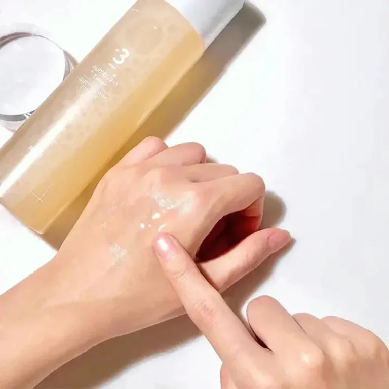 Numbuzin - No. 3 Super Glowing Essence Toner